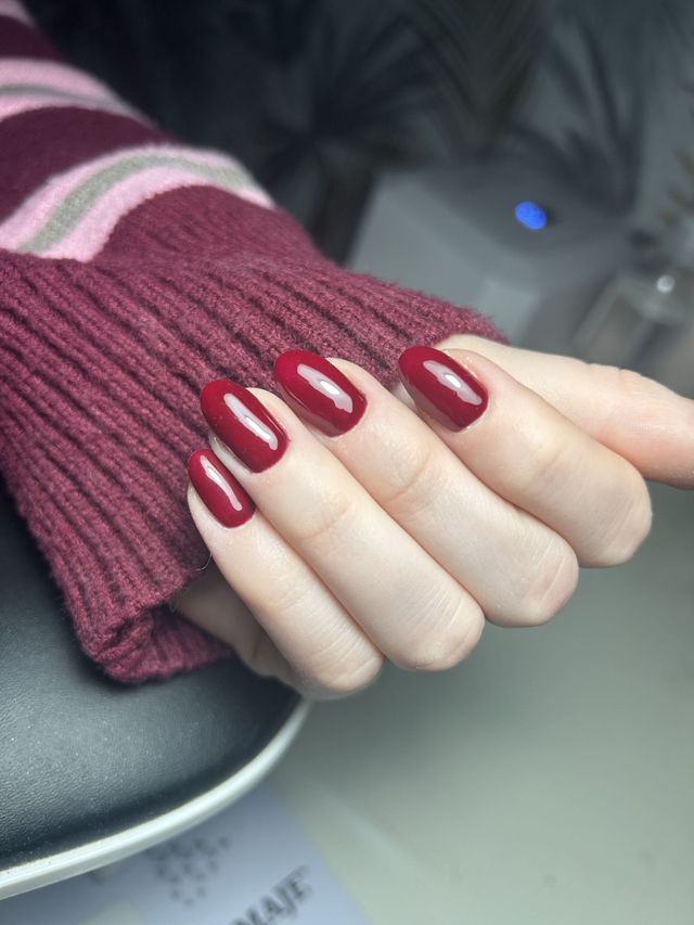 Manucure rouge glossy