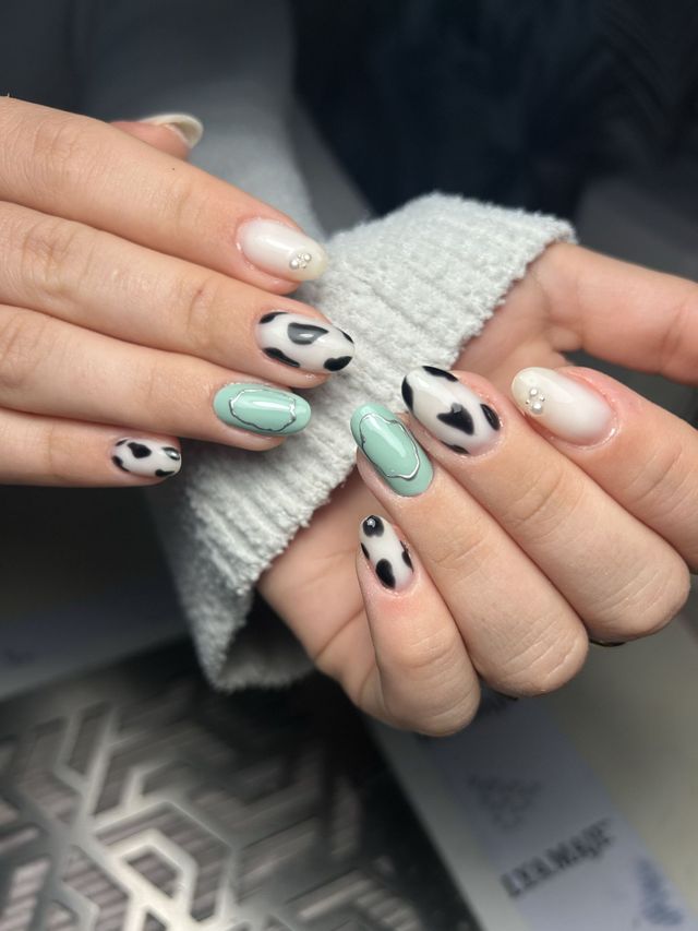 Nail art menthe et léopard
